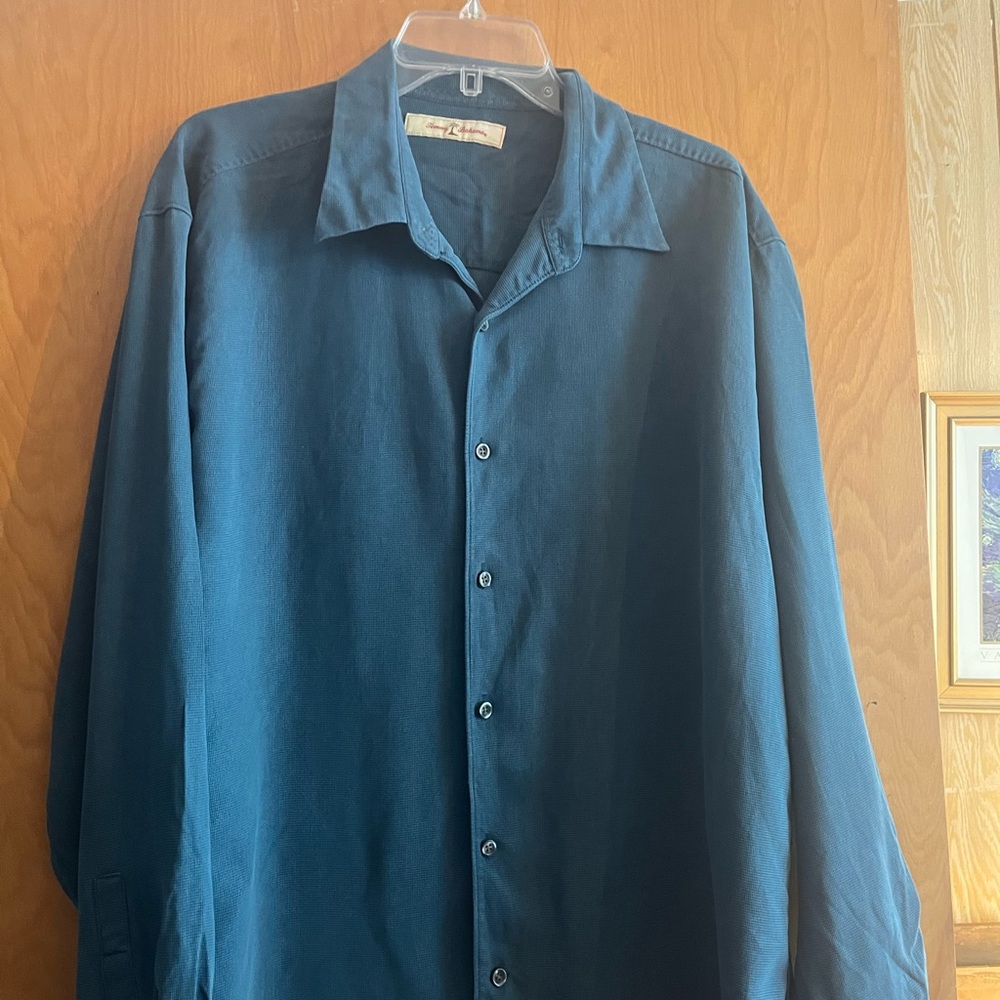 Tommy Bahama Men’s Long sleeved half zippered Eve silk shirt